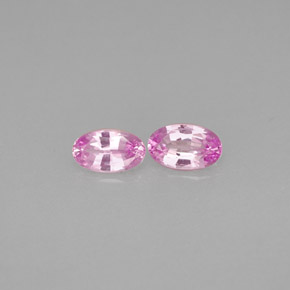 カラットの天然ピンクサファイア（5×3 mm・オーバルカット）