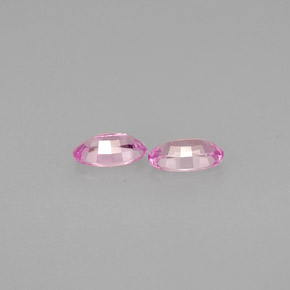 カラットの天然ピンクサファイア（5×3 mm・オーバルカット）
