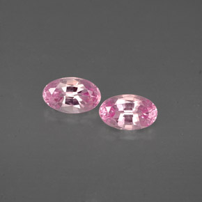 カラットの天然ピンクサファイア（5×3.1 mm・オーバルカット）