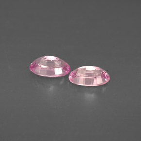 カラットの天然ピンクサファイア（5×3.1 mm・オーバルカット）