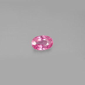 0.59カラットの天然ピンクサファイア（6.1×4.1 mm・オーバルカット）
