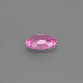 0.54カラットの天然ピンクサファイア（5.9×4.1 mm・オーバルカット）
