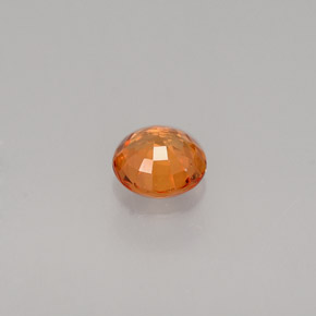 0.58カラットの天然マンダリンオレンジサファイア（4.91 mm・ラウンドカット）