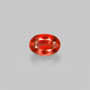 0.71カラットの天然レッドオレンジサファイア（5.9×4.1 mm・オーバルカット）
