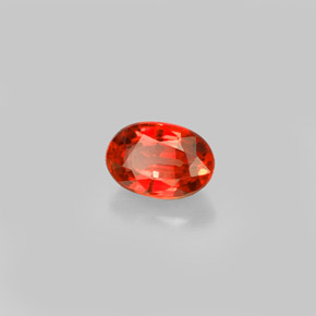 0.71カラットの天然レッドオレンジサファイア（5.9×4.1 mm・オーバルカット）