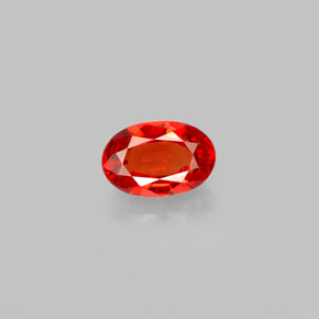 0.68カラットの天然赤みがかったオレンジサファイア（6.1×4.1 mm・オーバルカット）