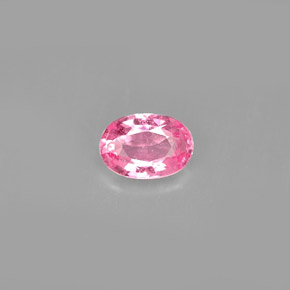0.59カラットの天然ピンクサファイア（6×4.2 mm・オーバルカット）
