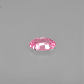 0.59カラットの天然ピンクサファイア（6×4.2 mm・オーバルカット）