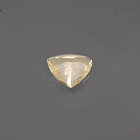 0.78カラットの天然ライトイエローサファイア（6.3×6 mm・トリリアント）