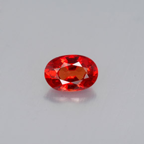 0.60カラットの天然赤みがかったオレンジサファイア（6×4.1 mm・オーバルカット）