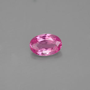 0.53カラットの天然ピンクサファイア（6×4.1 mm・オーバルカット）