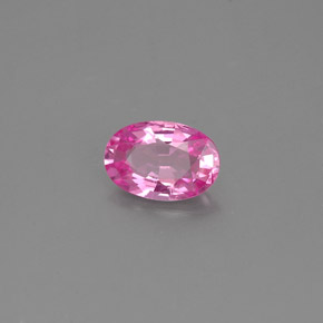 0.48カラットの天然ピンクサファイア（5.9×4 mm・オーバルカット）