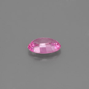 0.48カラットの天然ピンクサファイア（5.9×4 mm・オーバルカット）