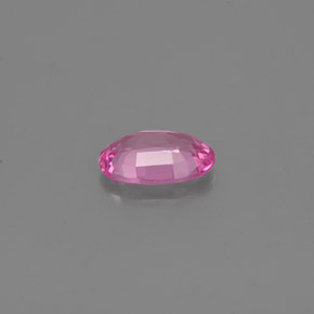 0.46カラットの天然ピンクサファイア（5.9×4 mm・オーバルカット）