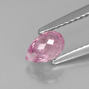 0.90カラットの天然パープルピンクサファイア（5.9×4.2 mm・ブリオレット）