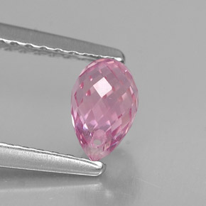 0.90カラットの天然パープルピンクサファイア（5.9×4.2 mm・ブリオレット）