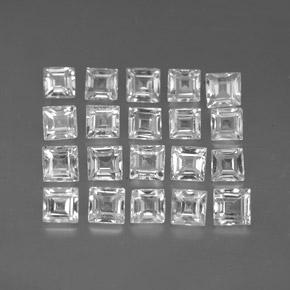 カラットの天然ホワイトサファイア（2.6×2.6 mm・四角）