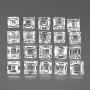カラットの天然ホワイトサファイア（2.6×2.6 mm・四角）