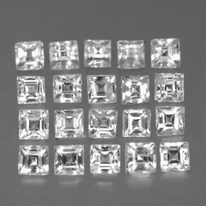 カラットの天然ホワイトサファイア（2.6×2.6 mm・四角）