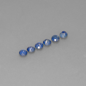 カラットの天然ライトブルーサファイア（3.32 mm・ラウンドカット）