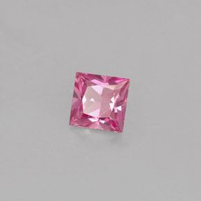 0.54カラットの天然ピンクサファイア（4.6×4.5 mm・四角）