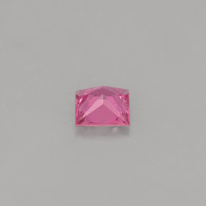 0.54カラットの天然ピンクサファイア（4.6×4.5 mm・四角）