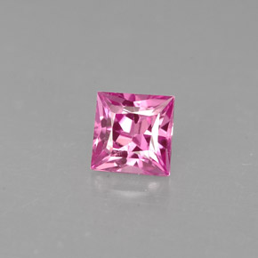 0.60カラットの天然パープルピンクサファイア（4.5×4.4 mm・四角）