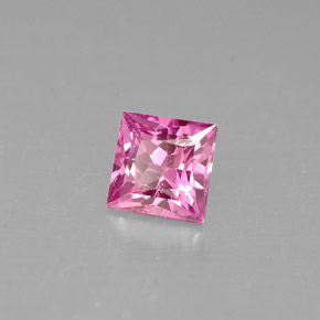 0.60カラットの天然パープルピンクサファイア（4.5×4.4 mm・四角）