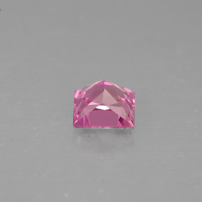 0.60カラットの天然パープルピンクサファイア（4.5×4.4 mm・四角）