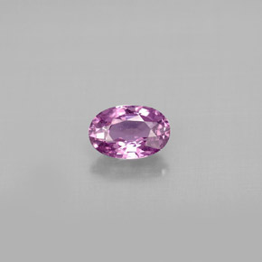 0.64カラットの天然バイオレットサファイア（6×4 mm・オーバルカット）