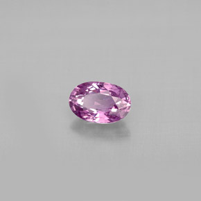0.64カラットの天然バイオレットサファイア（6×4 mm・オーバルカット）