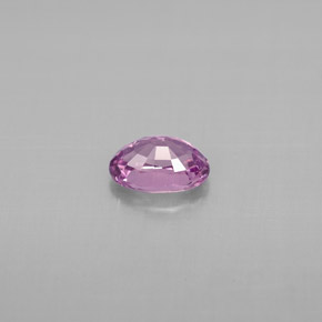 0.64カラットの天然バイオレットサファイア（6×4 mm・オーバルカット）