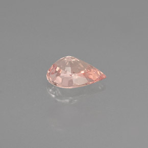 0.51カラットの天然パパラチアサファイア（6×4.2 mm・洋梨の形）