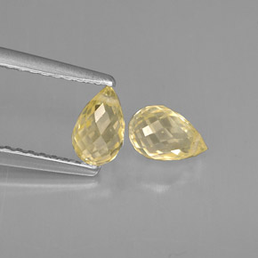カラットの天然ライトイエローサファイア（5.9×3.8 mm・ブリオレット）