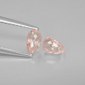 カラットの天然パパラチアサファイア（5.8×3.6 mm・ブリオレット）
