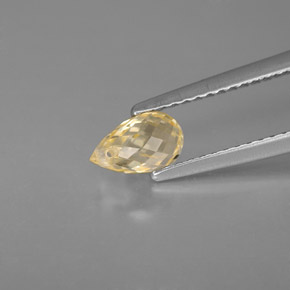 1.07カラットの天然ゴールデンイエローサファイア（6.8×4 mm・ブリオレット）