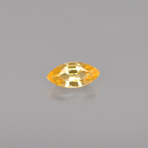 0.33カラットの天然イエローオレンジサファイア（6.1×3 mm・マーキス）