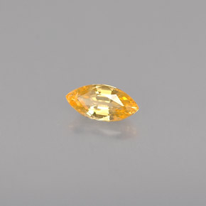 0.33カラットの天然イエローオレンジサファイア（6.1×3 mm・マーキス）