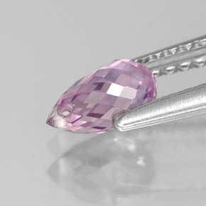 0.78カラットの天然パープルピンクサファイア（6.3×4 mm・ブリオレット）