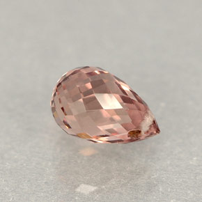 0.90カラットの天然ローズサファイア（6.2×4.2 mm・ブリオレット）