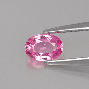 0.55カラットの天然ピンクサファイア（5.7×4 mm・オーバルカット）