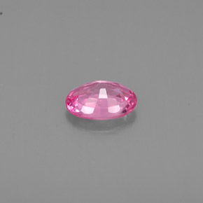 0.52カラットの天然ピンクサファイア（5.7×4.1 mm・オーバルカット）