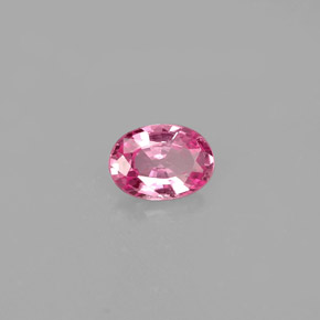 0.47カラットの天然ピンクサファイア（5.6×4 mm・オーバルカット）