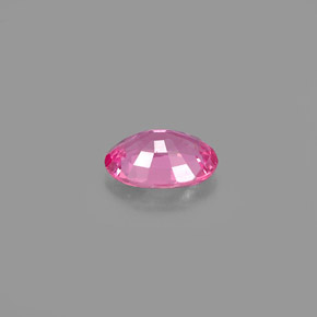 0.49カラットの天然ピンクサファイア（5.8×4 mm・オーバルカット）