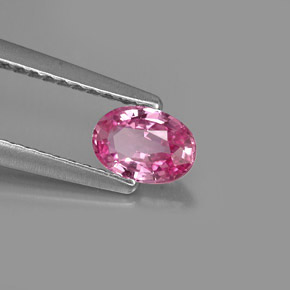 0.51カラットの天然ピンクサファイア（6×4.2 mm・オーバルカット）