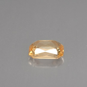 1.12カラットの天然ライトオレンジサファイア（6.9×5.1 mm・エメラルドカット）