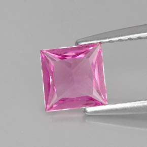 0.72カラットの天然パープルピンクサファイア（5.5×5.5 mm・四角）