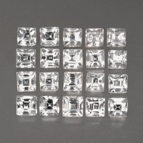カラットの天然ホワイトサファイア（2.1×2.1 mm・四角）