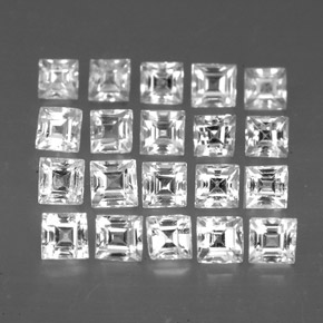 カラットの天然ホワイトサファイア（2.2×2.2 mm・四角）