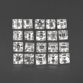 カラットの天然ホワイトサファイア（2.3×2.3 mm・四角）